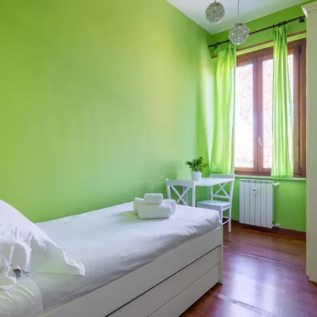 Apartment Colorful House On The Tiber Rome