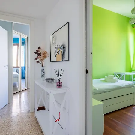 Apartment Colorful House On The Tiber *