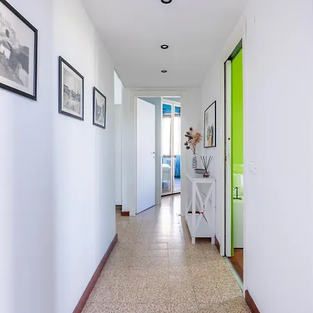 Colorful House On The Tiber Apartment Rome